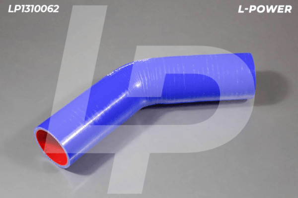 Патрубок силиконовый радиатора Амкодор угловой 135 град. нижний LP1310062 L-POWER LP1310062